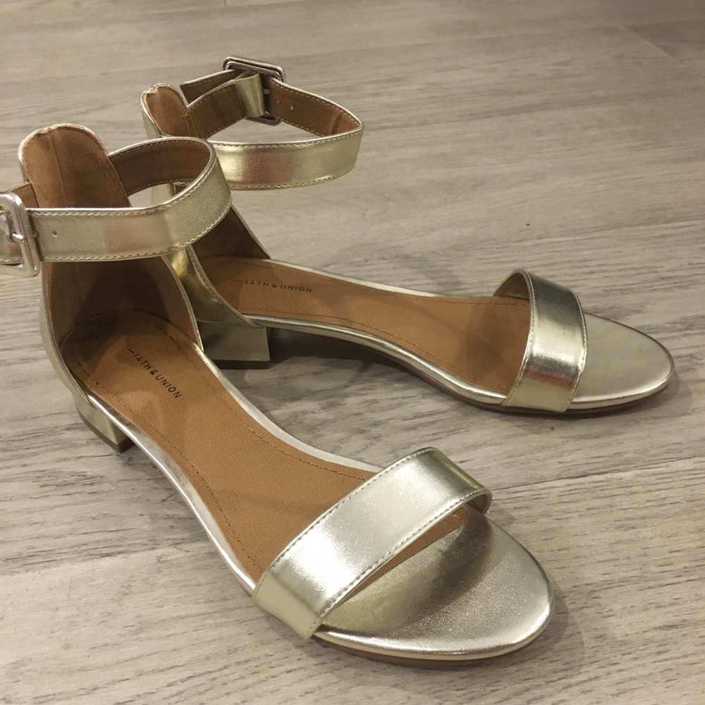 14th & Union Gold Low Heels